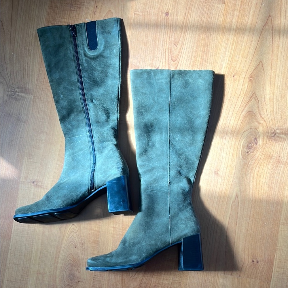 Elegant Green Suede Women's Boots